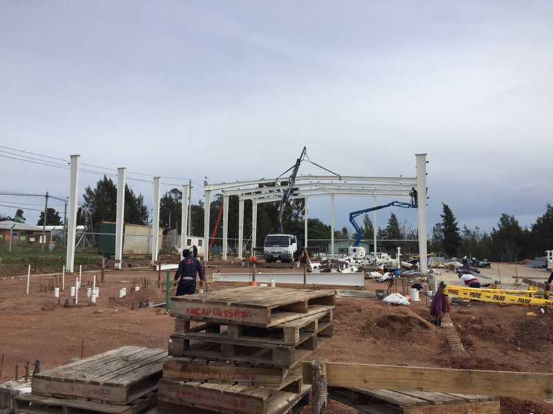 Стальное офисно-складское здание площадью 1000 квадратных метров