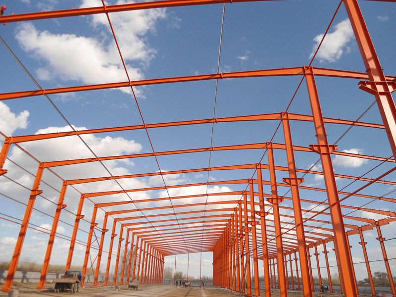 Промышленный цех стального металлического каркаса