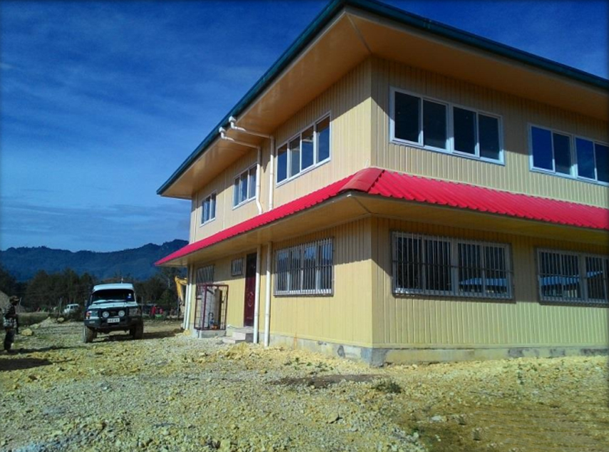 Современный дизайн стальной конструкции офисного здания