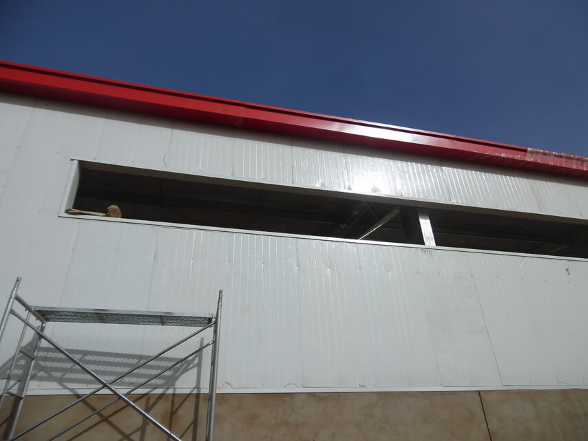 Стеновая панель складского здания