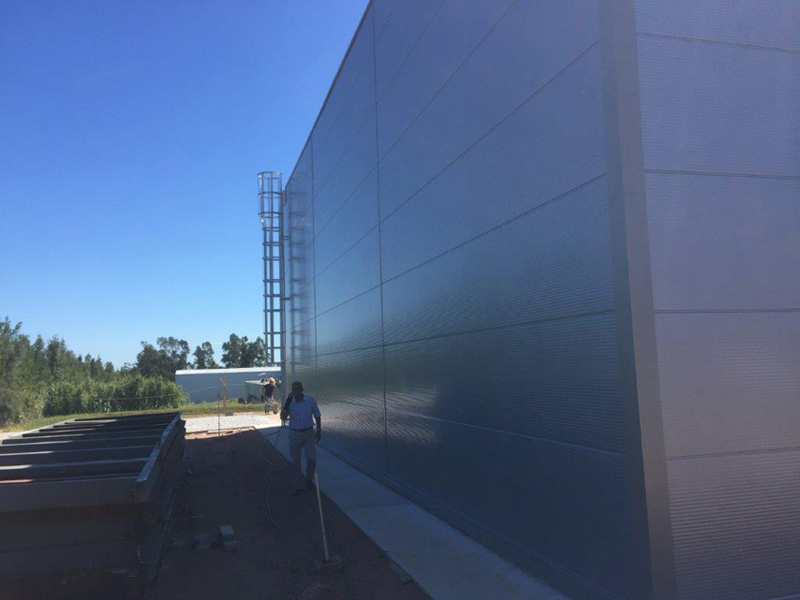 Стальное офисно-складское здание площадью 1000 квадратных метров