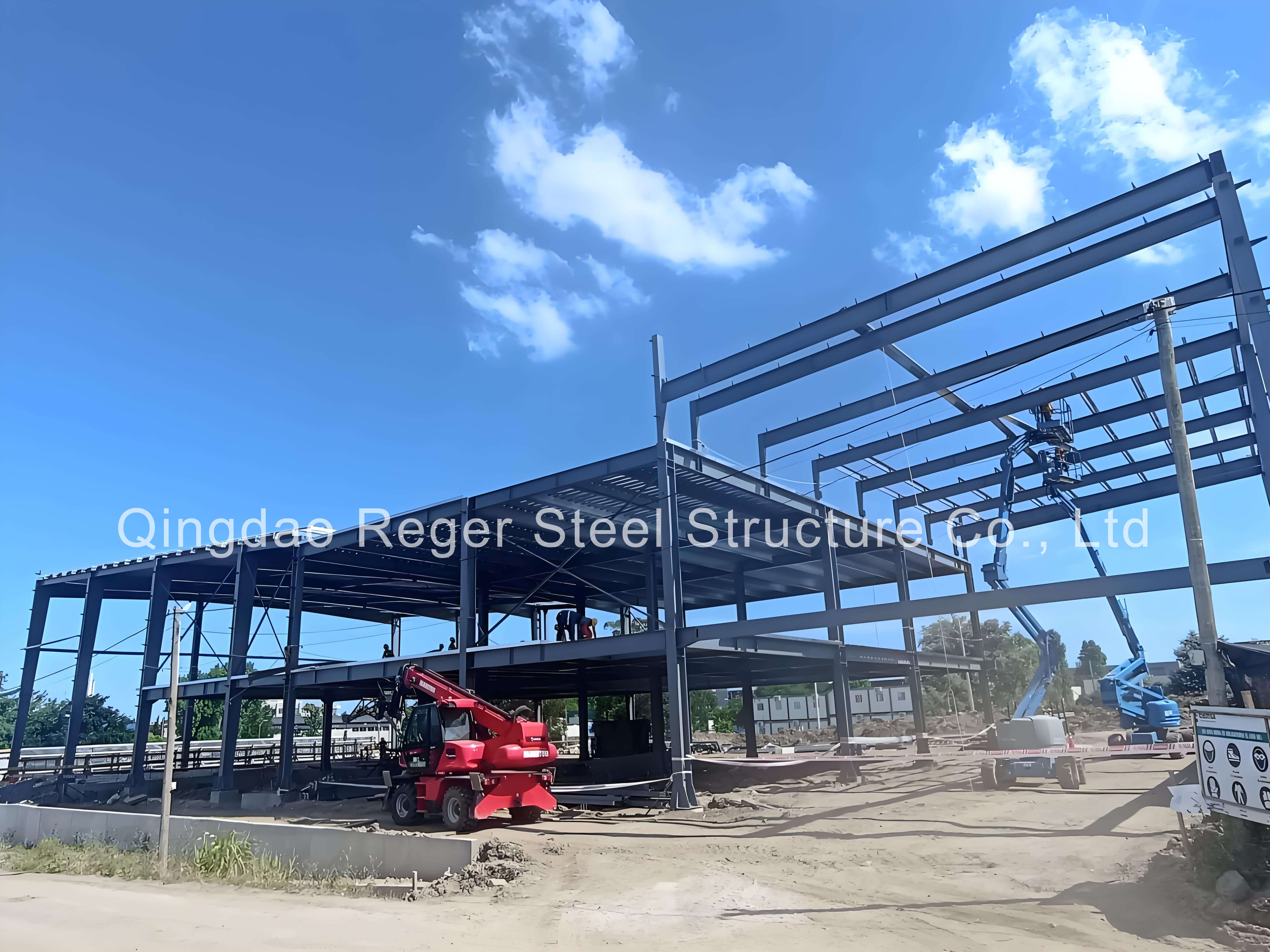 Здание со стальным каркасом и мезонином 