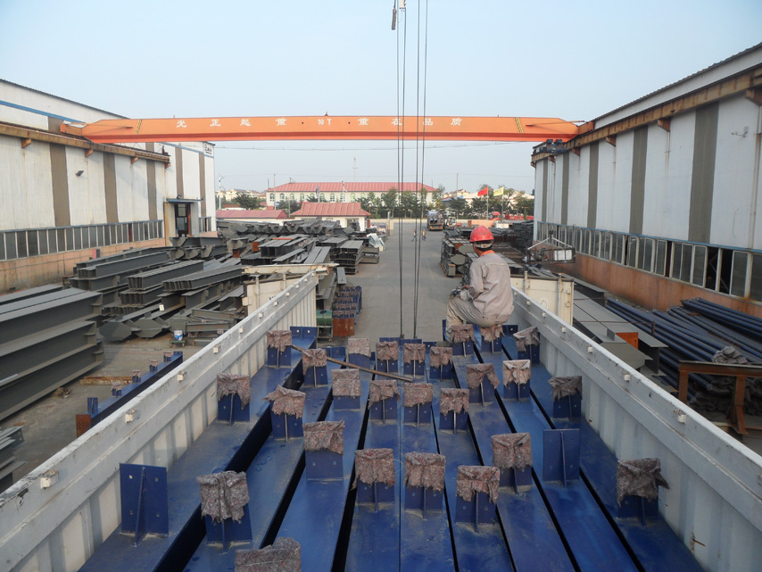 Загрузка стальной конструкции - Завод керамической плитки