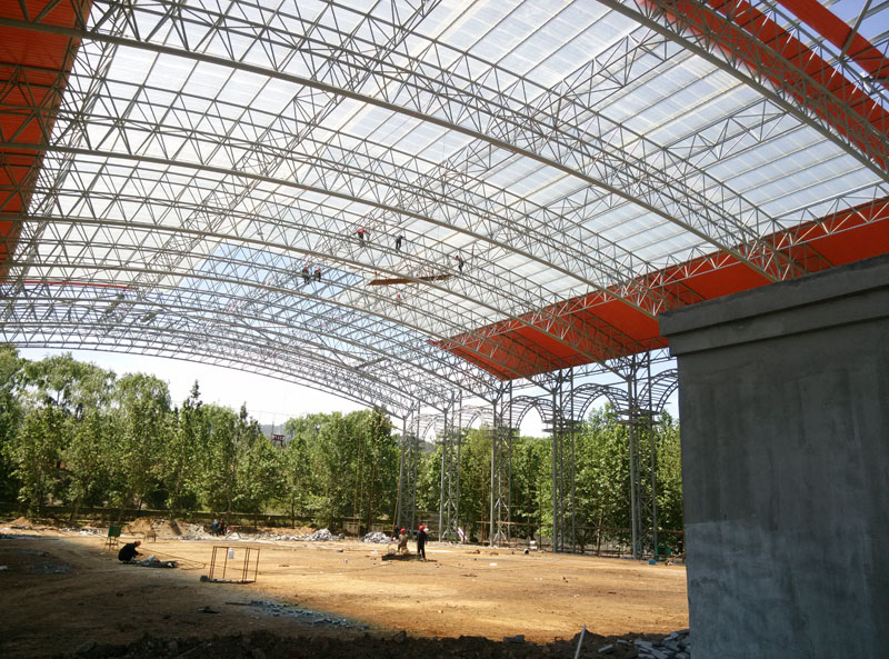 Ферменная конструкция из стальных труб Футбольный стадион
