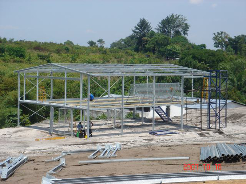 Двухэтажный курятник